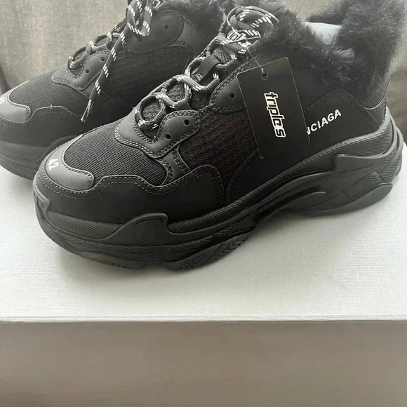 Balenciaga
Triple S Sneaker Fake Fur - Picture 4 of 5